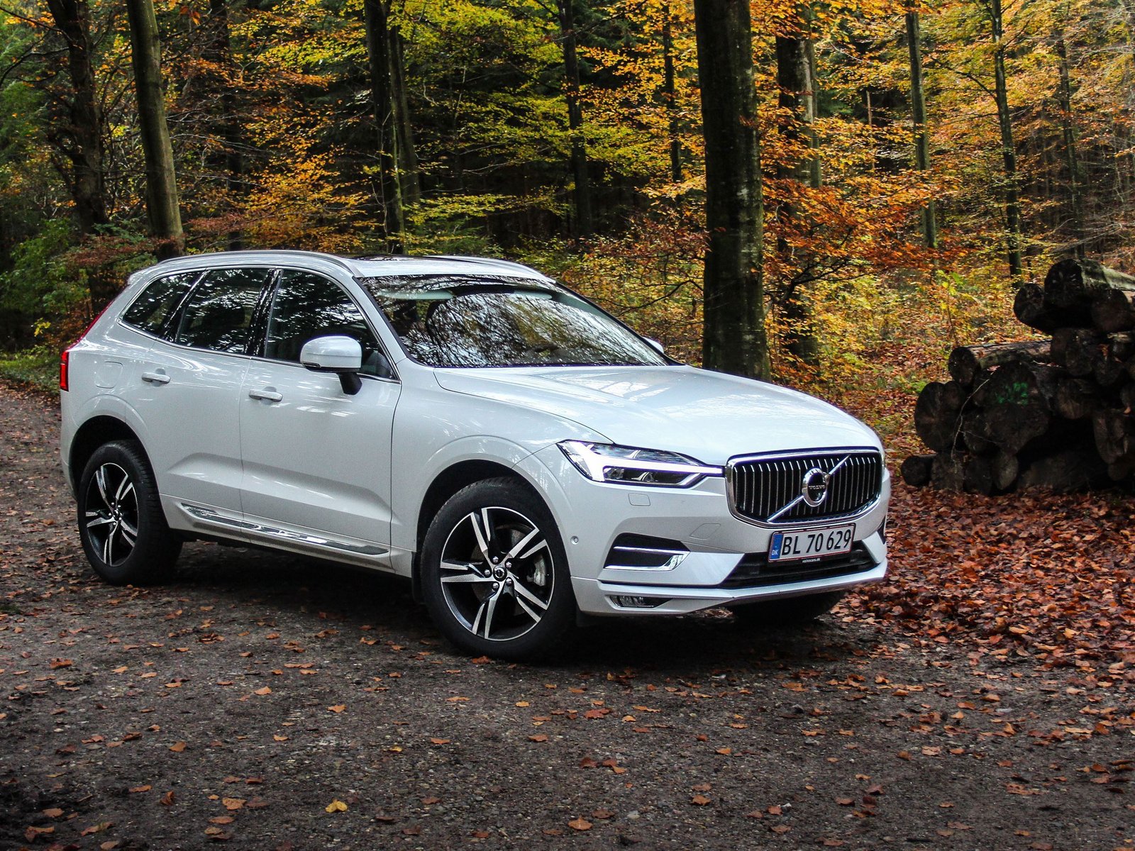 Volvo XC60 T6 - En Imponerende Svensk Kineser