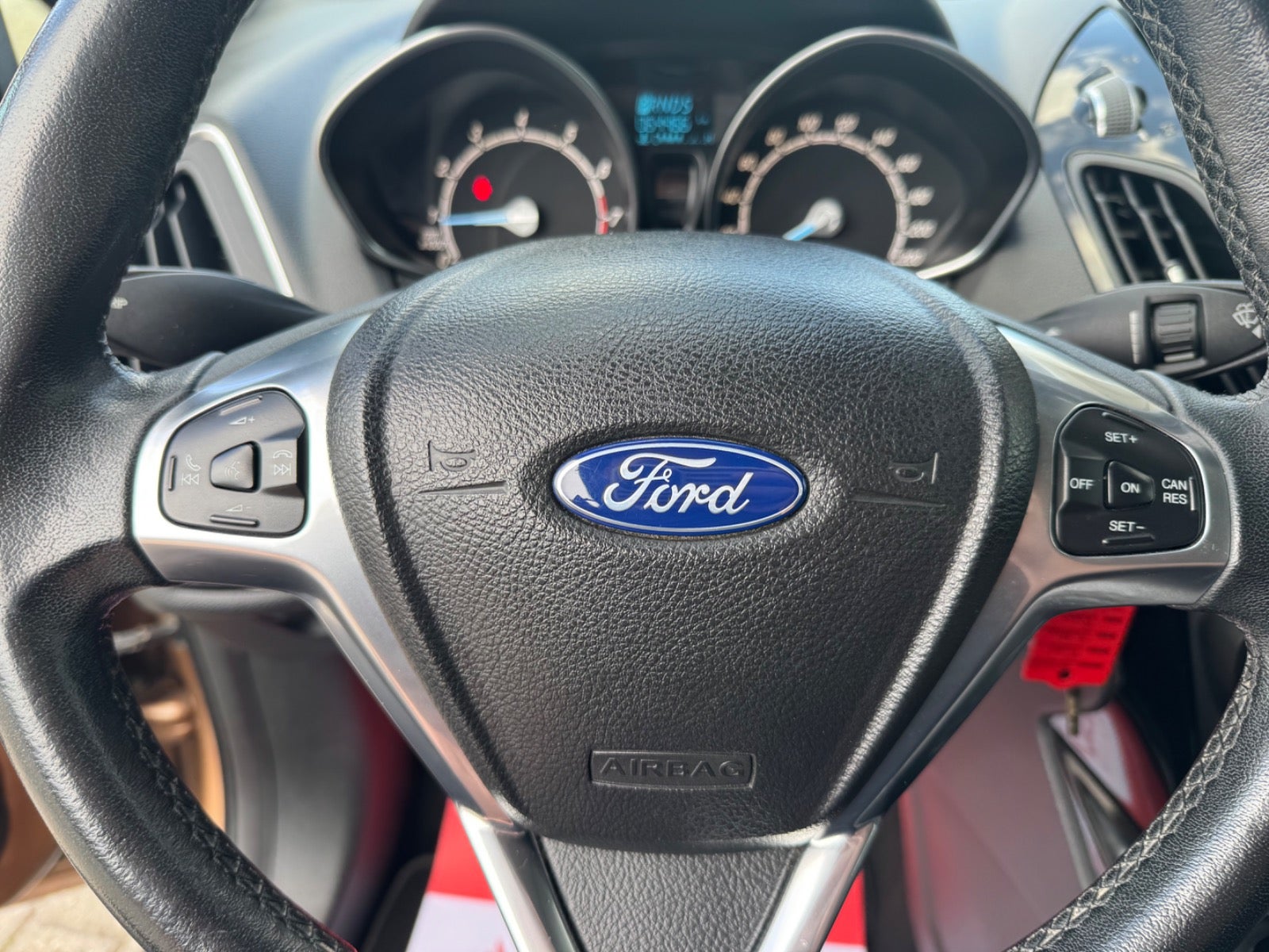 Ford B-Max 1.6 Ti-VCT Powershift, 105hp, 2015