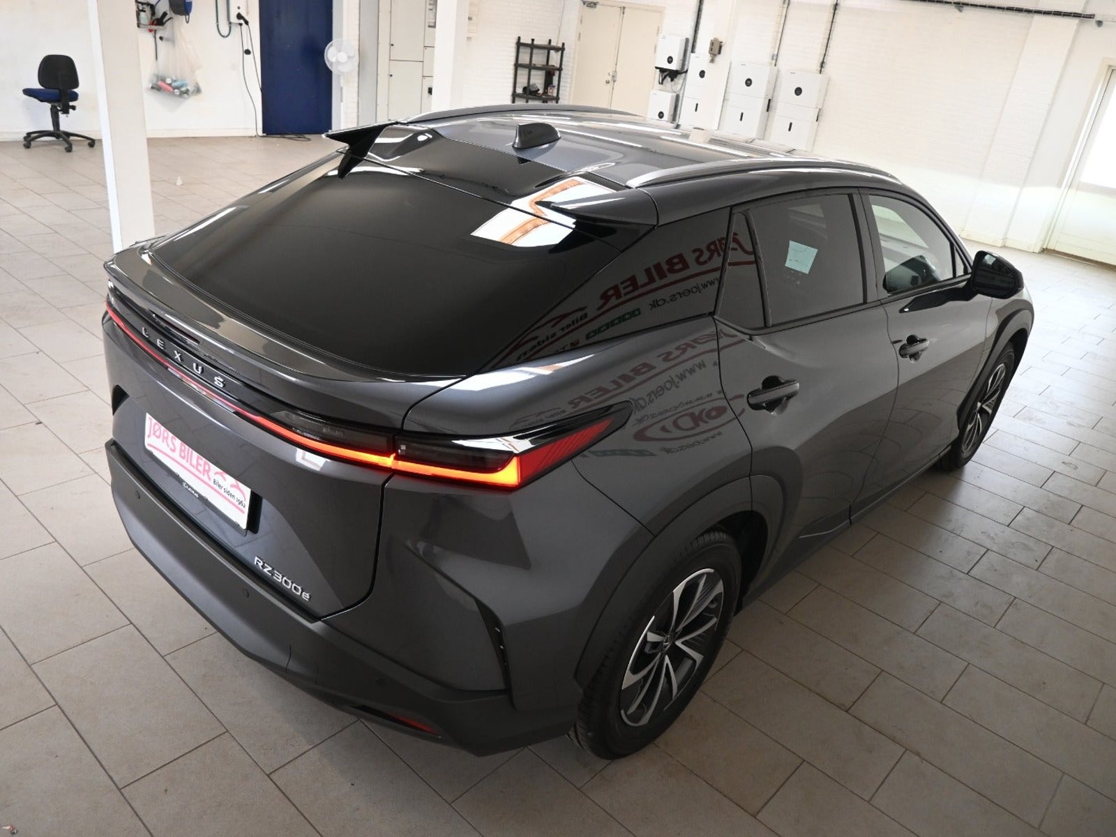 Lexus RZ 300e, 204hp, 2025