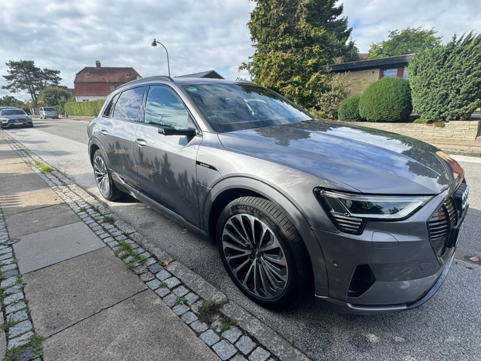 Audi e-tron 55 quattro, 408ps, 2019