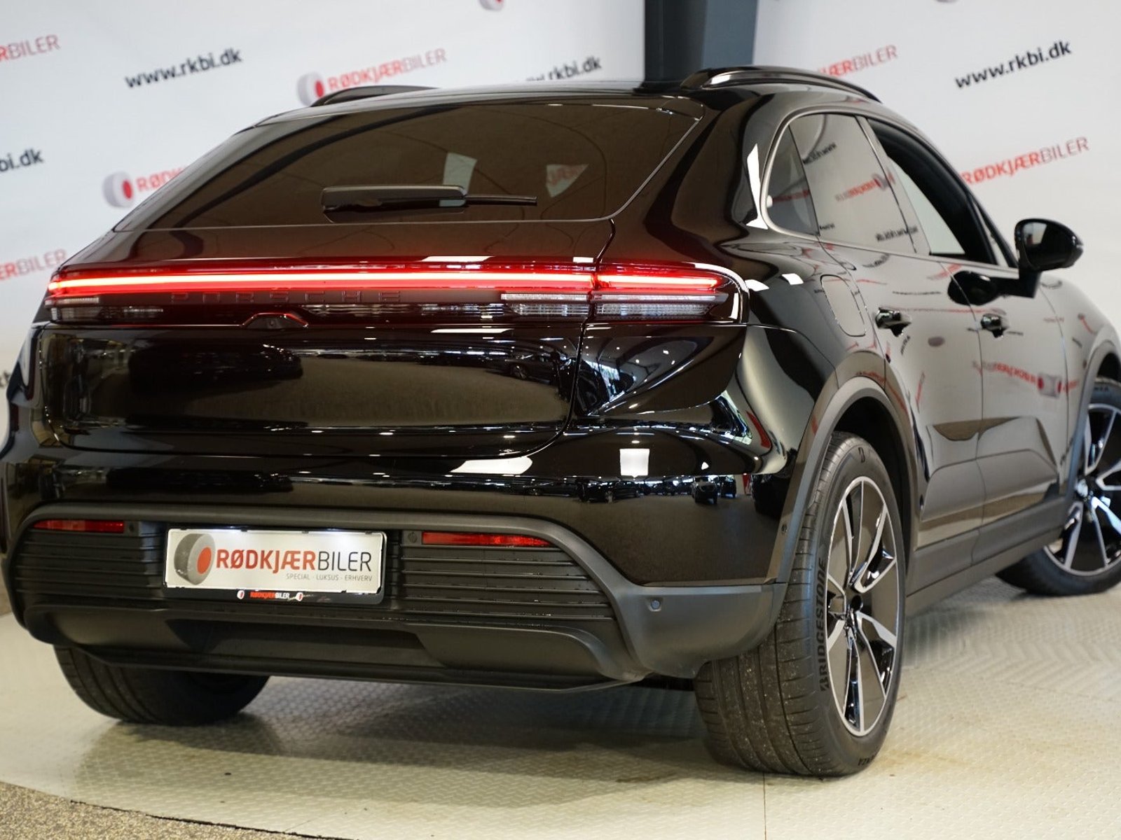 Porsche Macan 4, 388hp, 2024