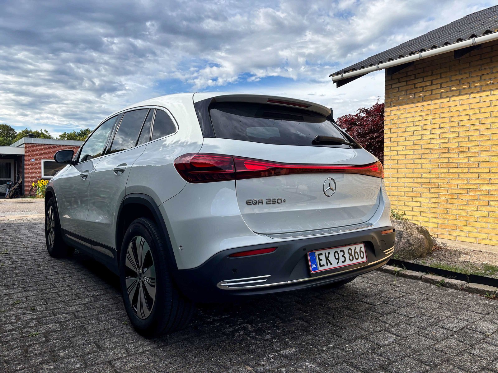 Mercedes-Benz EQA 250+, 190hp, 2024