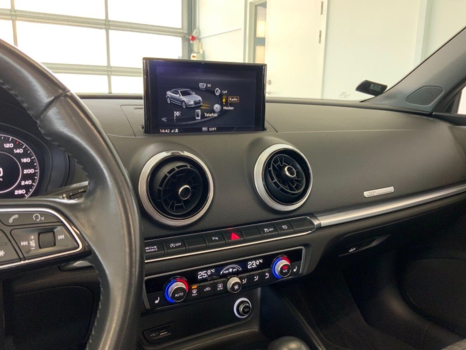 Audi A3 Cabriolet 1.5 TFSI COD Manual, 6-trins, 150ps, 2018