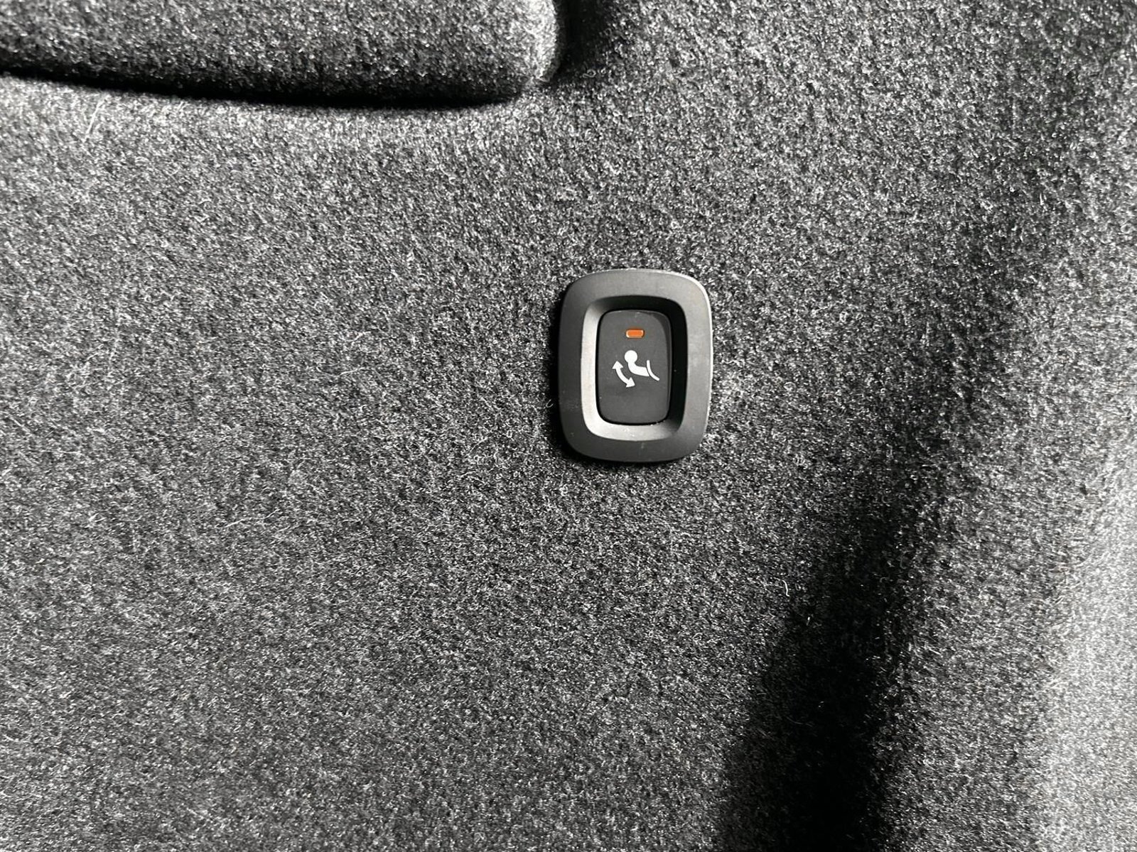 Volvo XC40 Recharge, 231ps, 2023