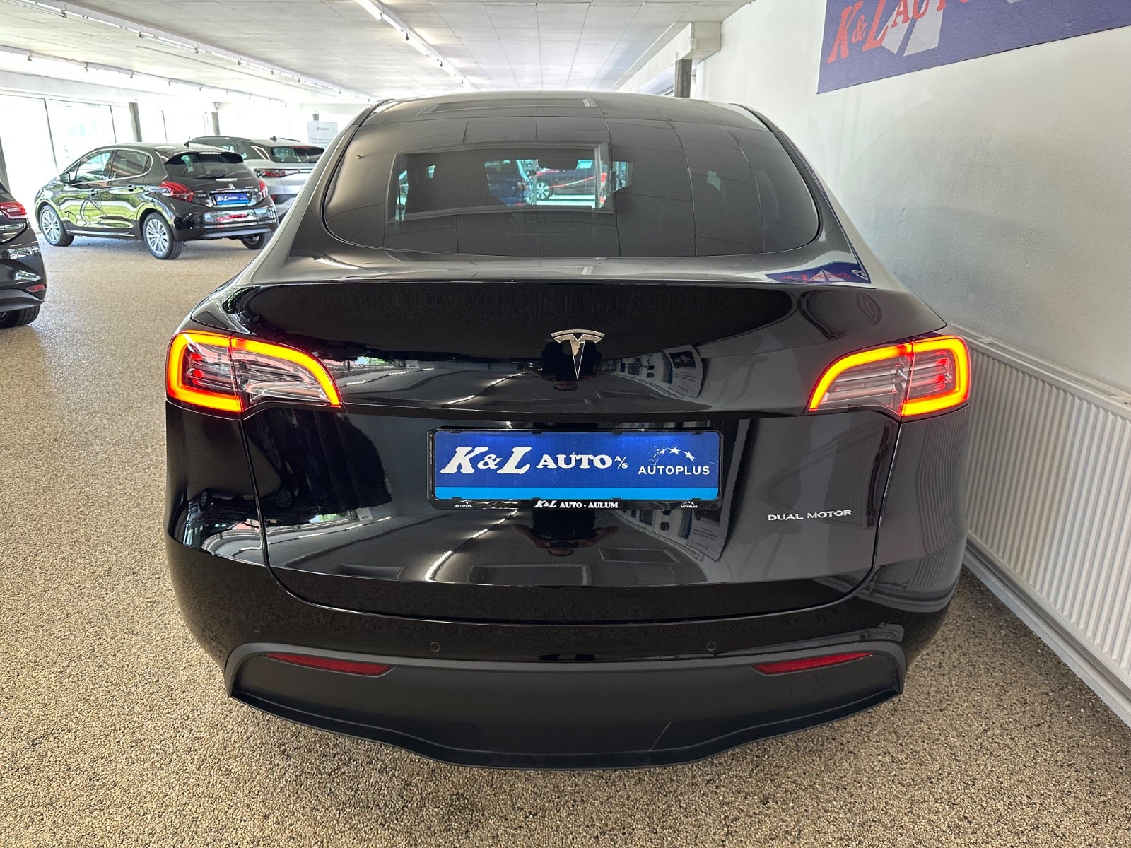 Tesla Model Y Long Range AWD, 514ps, 2022