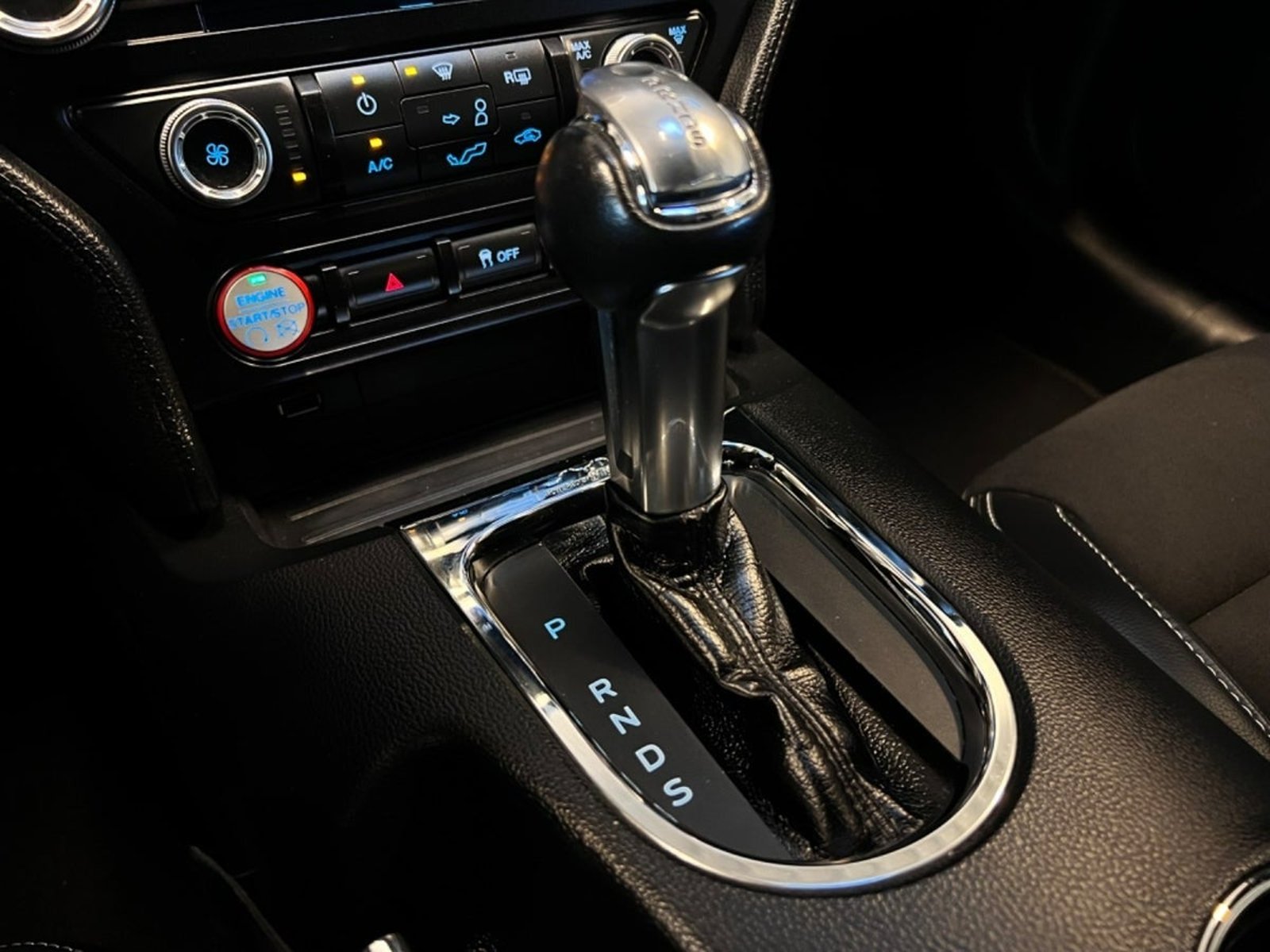 Ford Mustang V6 SelectShift, 304hk, 2015