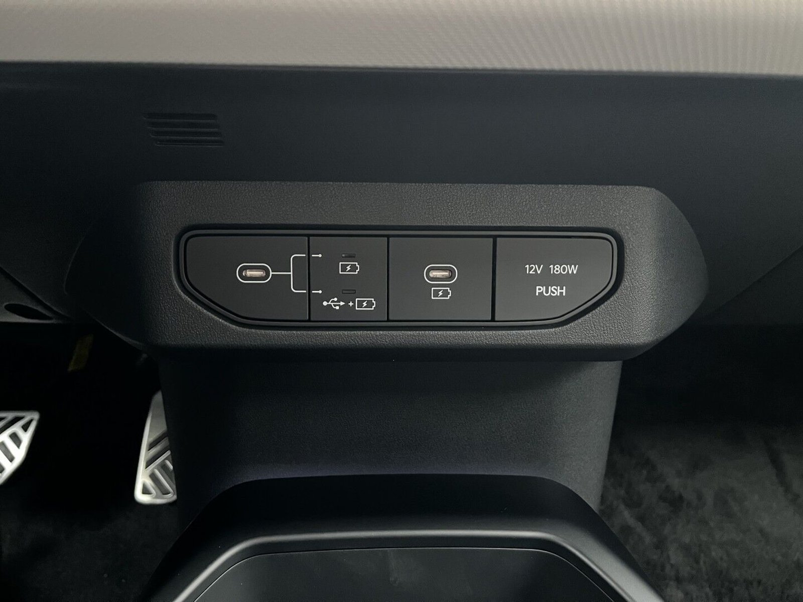 Kia EV4 Long Range Fastback, 204ps, 2026