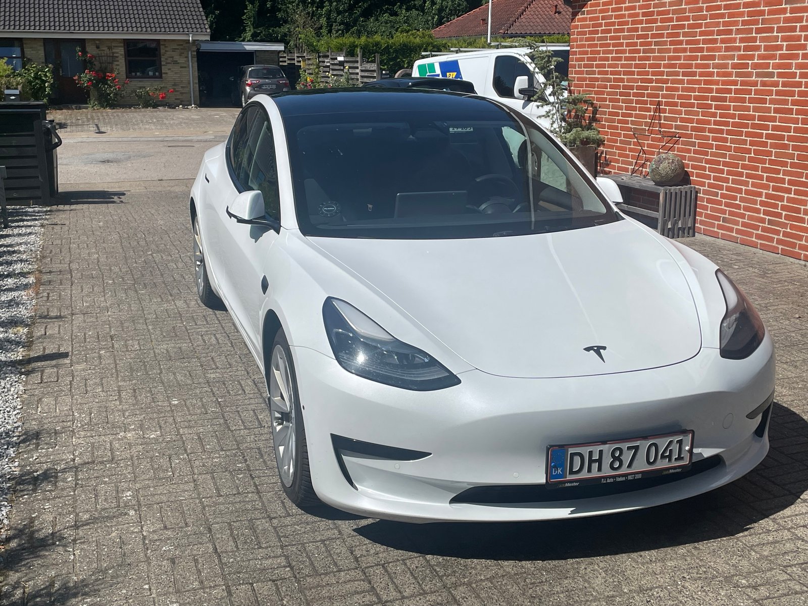 Tesla Model 3 Standard Range Plus, 325ps, 2021