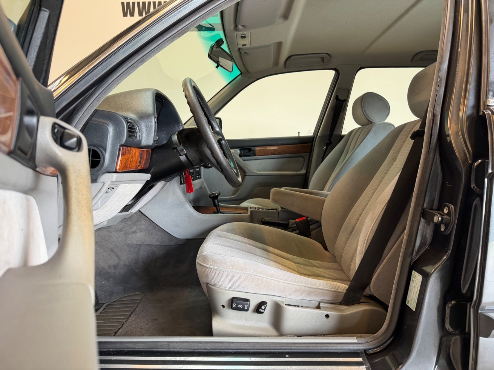 BMW 750i Automatic, 4-trins, 300ps, 1990