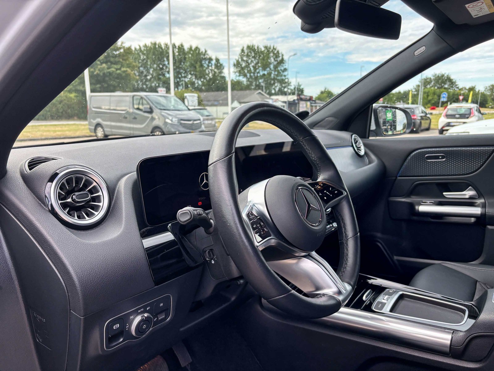 Mercedes-Benz EQA 250+, 190hp, 2024