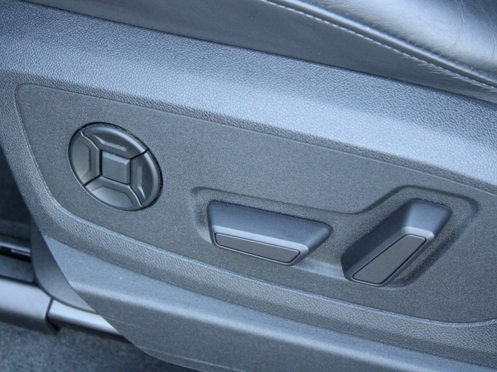 Audi e-tron 55 quattro, 408ps, 2022