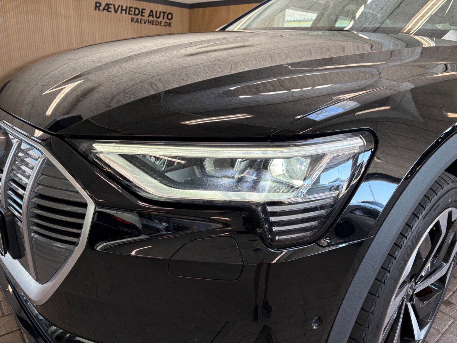 Audi e-tron 55 quattro, 408ps, 2022