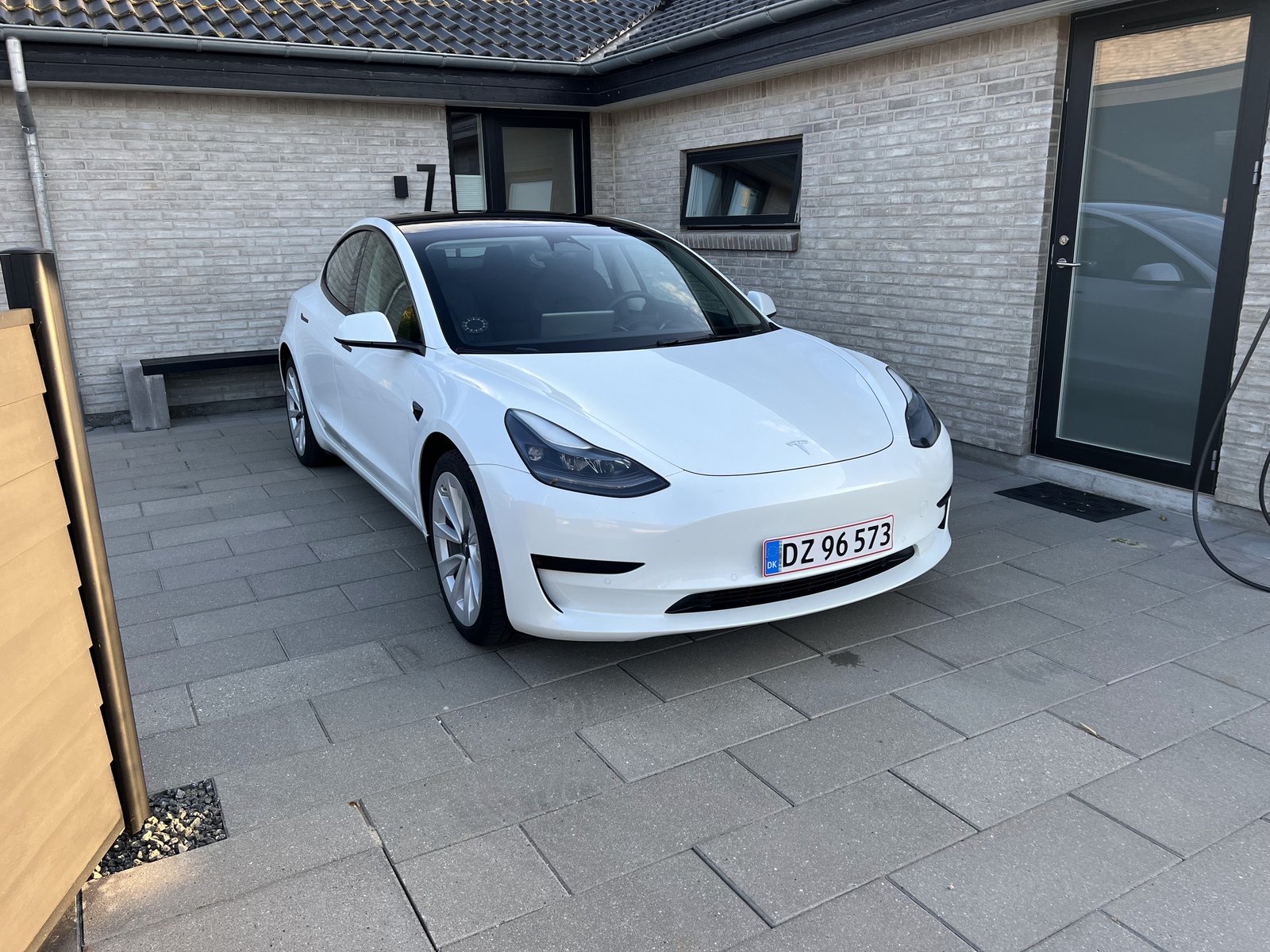 Tesla Model 3 Standard Range, 283hp, 2022