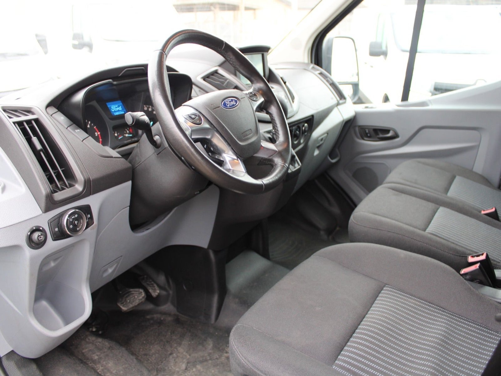 Ford Transit 350 Combi 2.0 TDCi SelectShift, 6-trins, 130ps, 2017