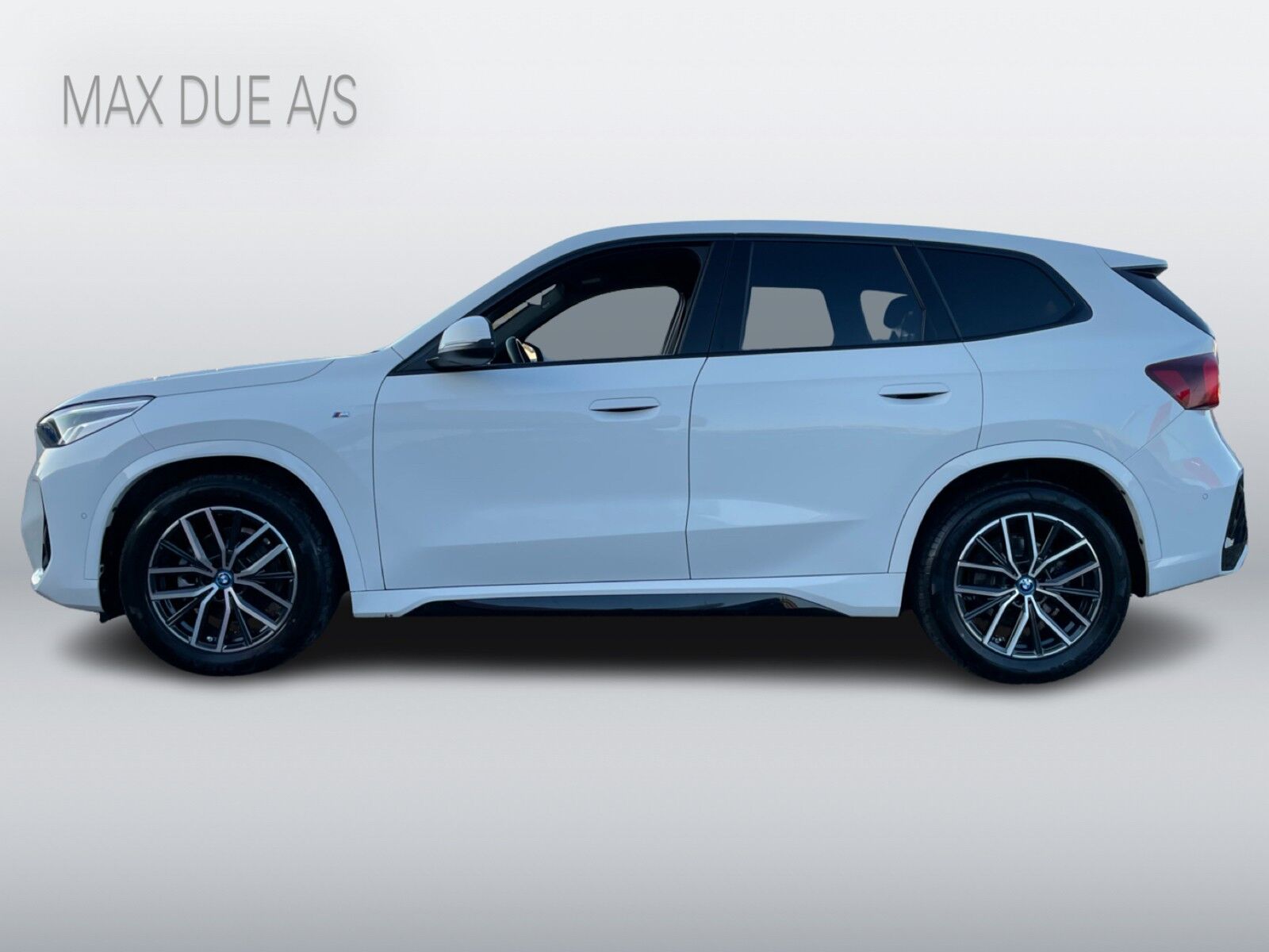 BMW iX1 eDrive20, 204hp, 2025