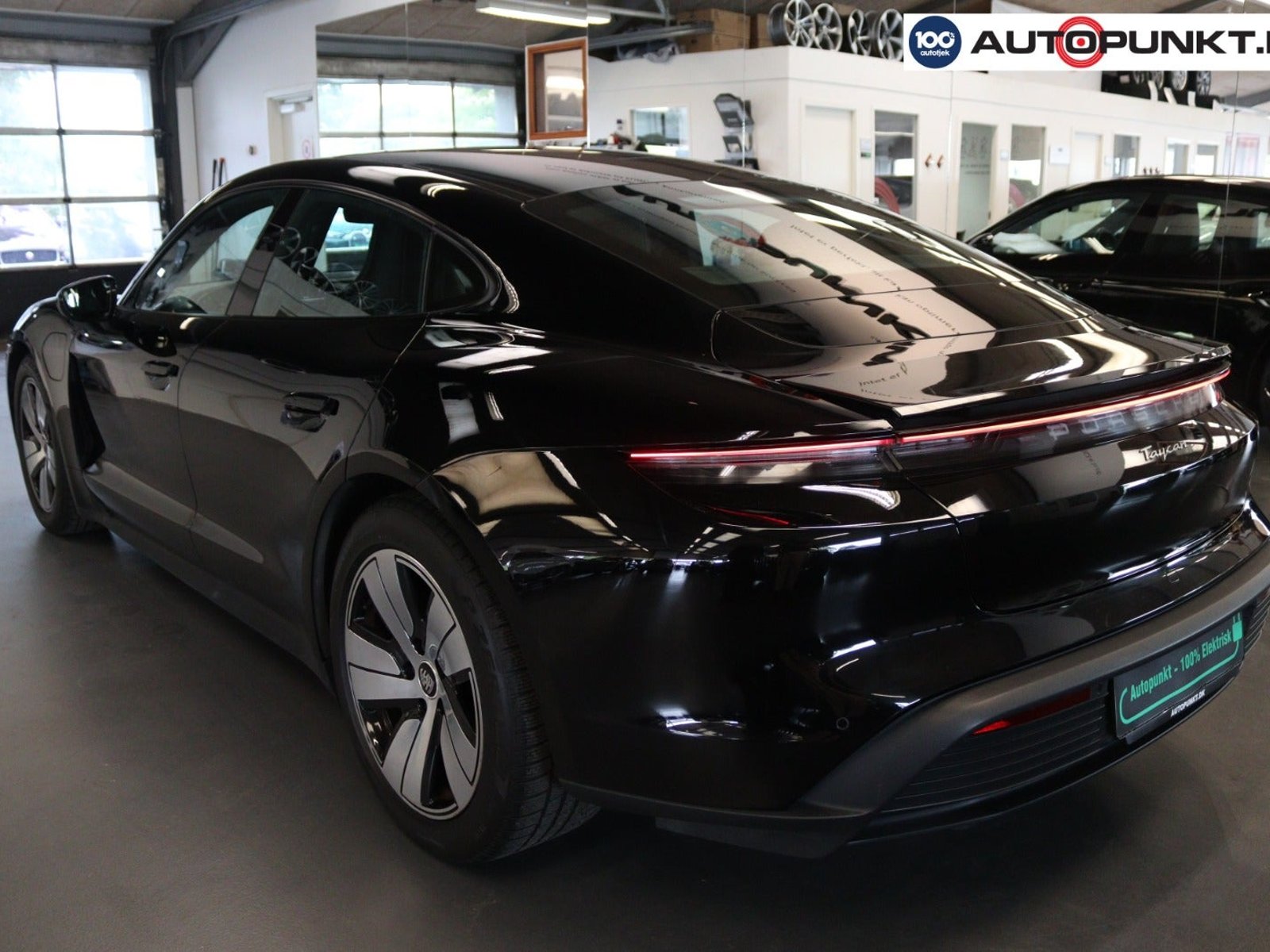 Porsche Taycan Direct Drive/Automatic, 326hp, 2022