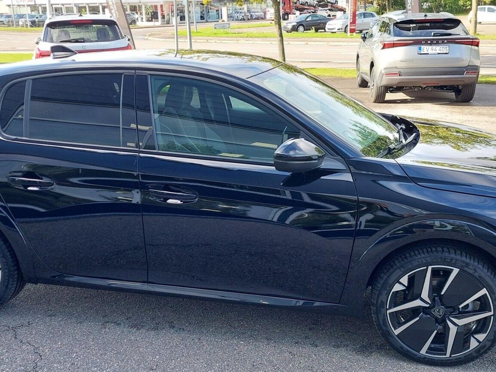 Peugeot e-208, 156ps, 2025