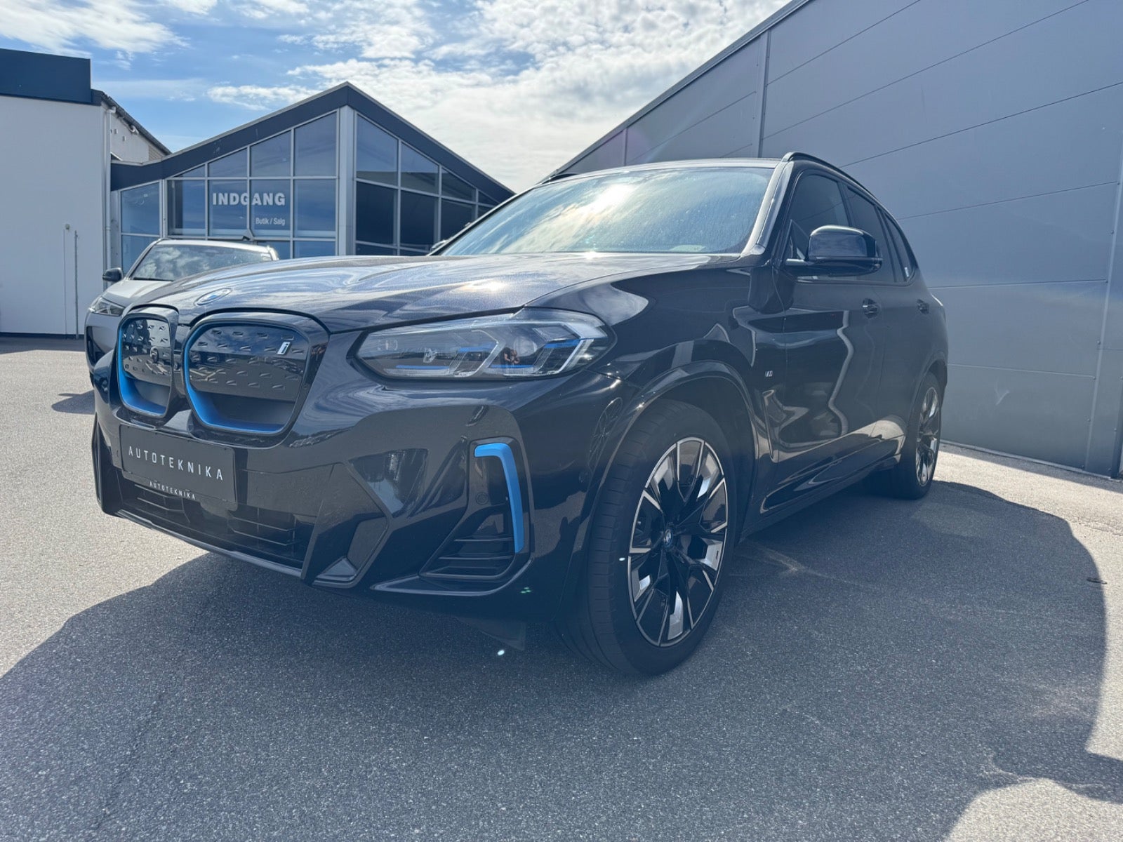 BMW iX3 Charged Plus M-Sport