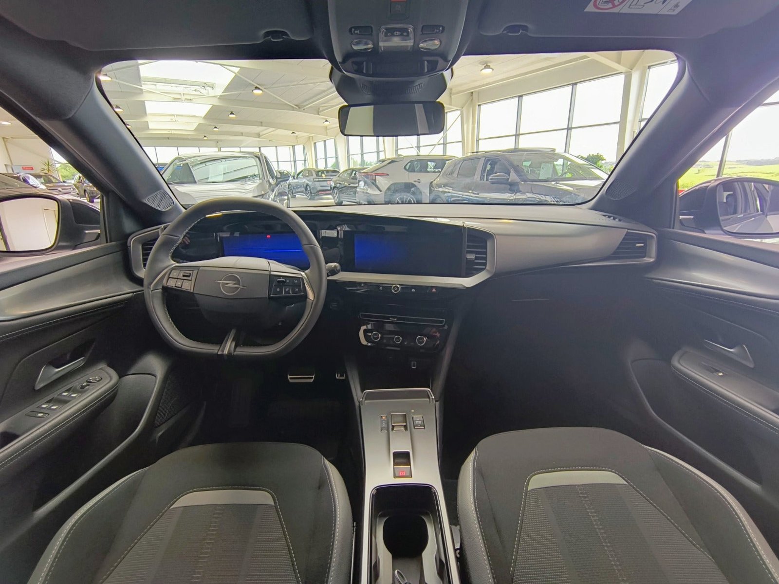 Opel Mokka, 156ps, 2025