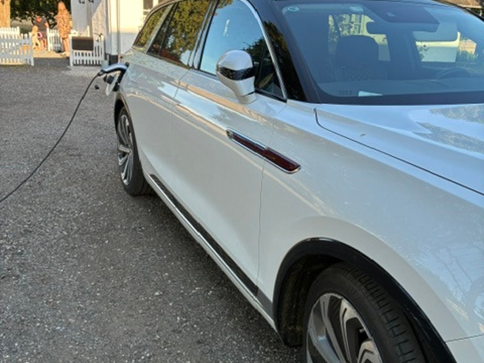 Hongqi E-HS9 Exclusive Long Range 120 kWh AWD, 551ps, 2025