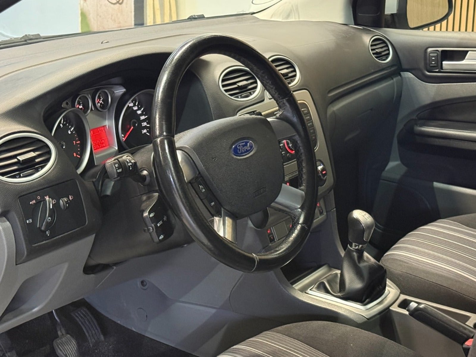 Ford Focus Combi 1.6 Manual, 5-trins, 100ps, 2010