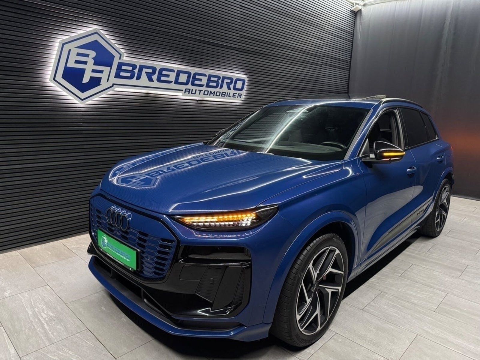 Audi Q6 e-tron quattro, 388ps, 2024