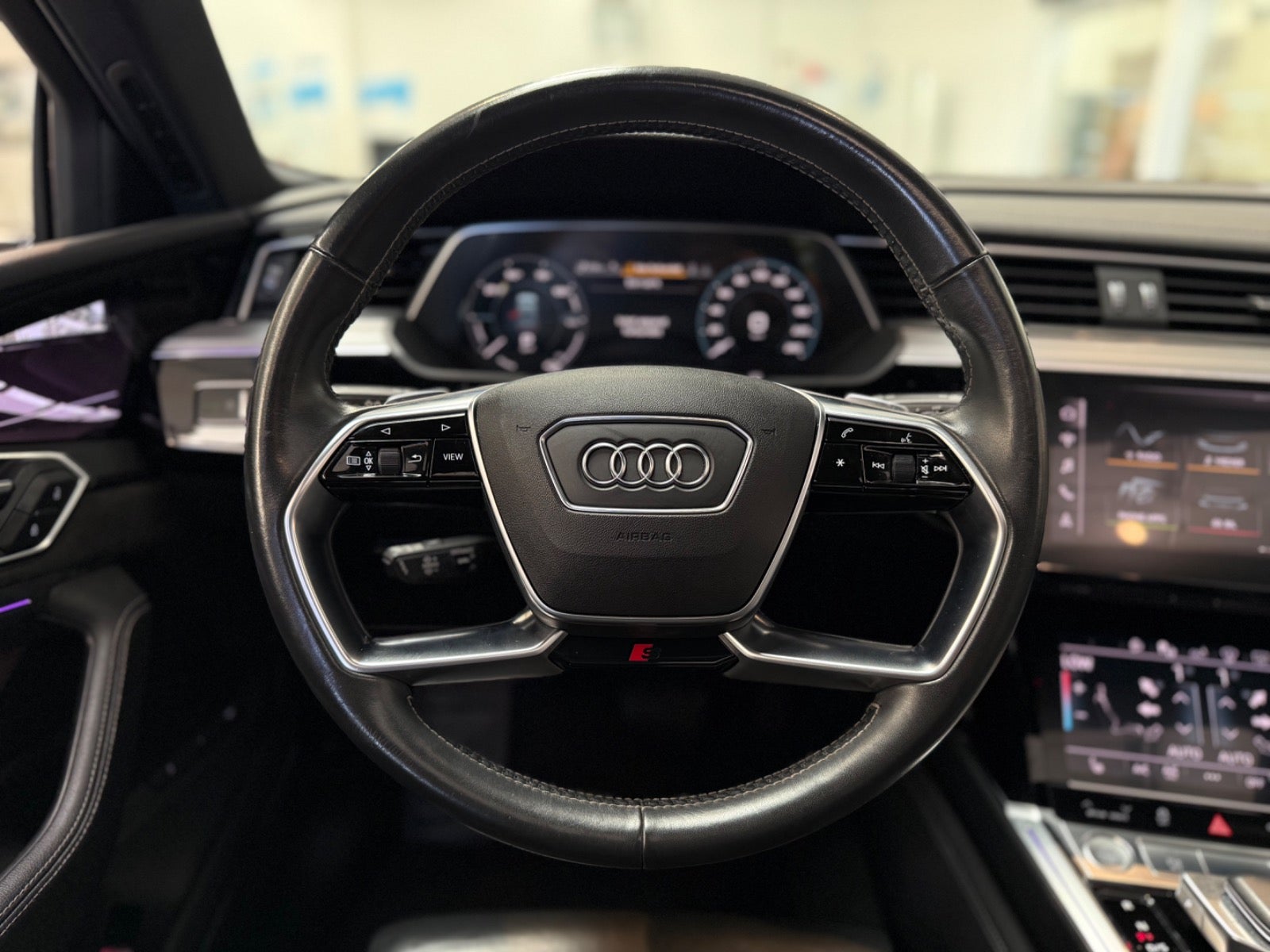 Audi e-tron 55 quattro, 408ps, 2020