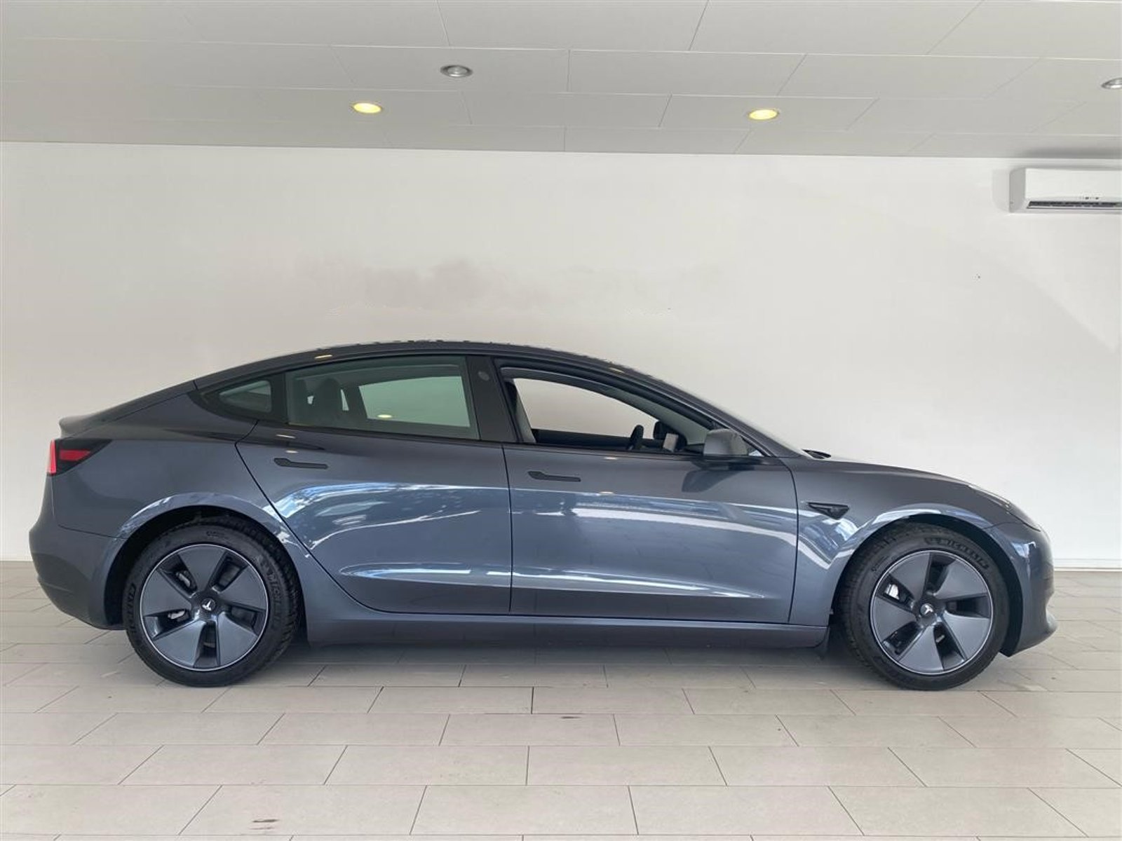 Tesla Model 3 Standard Range, 283ps, 2023
