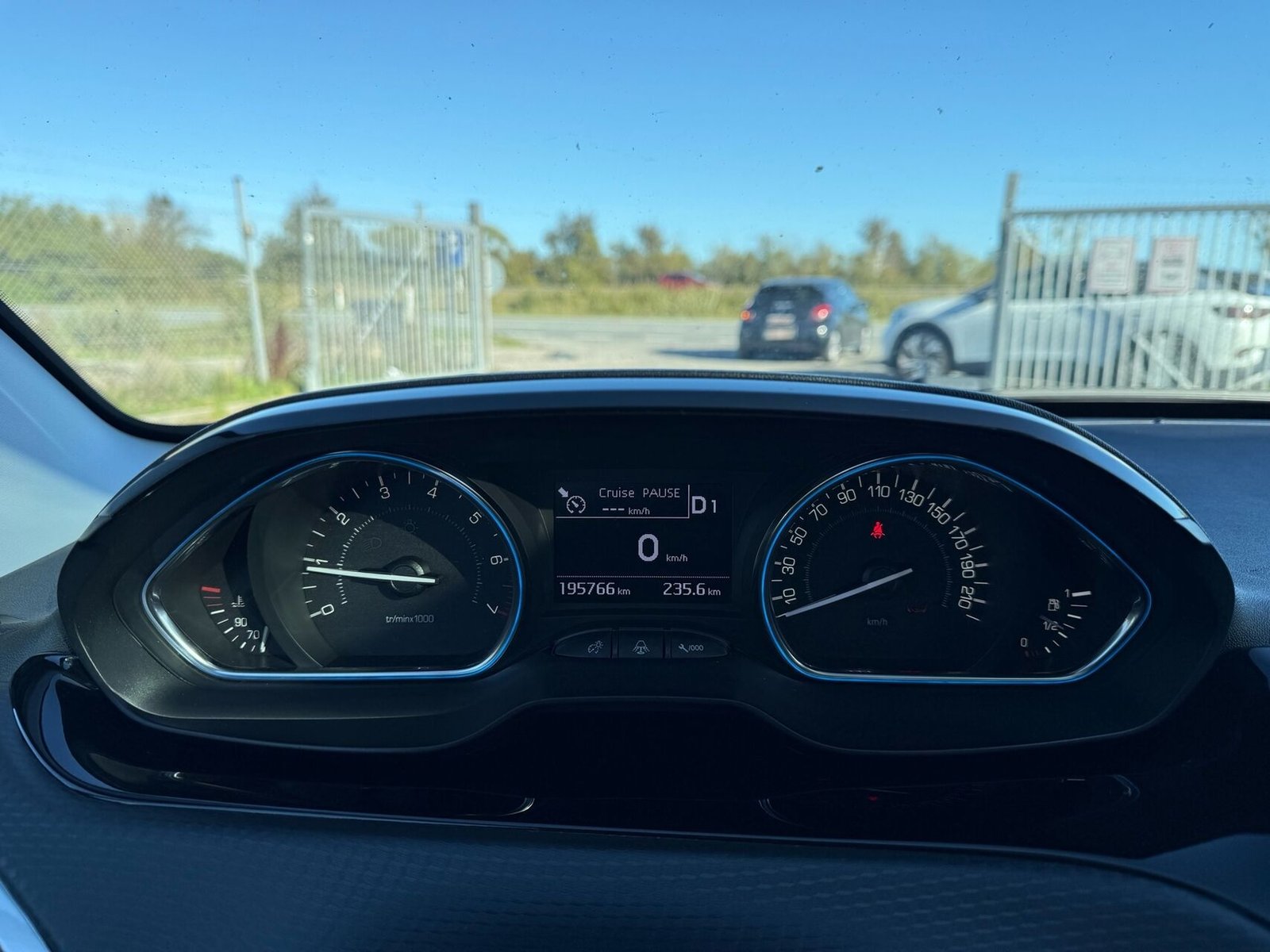 Peugeot 2008 1.2 PureTech 110 EAT, 6-trins, 110ps, 2018