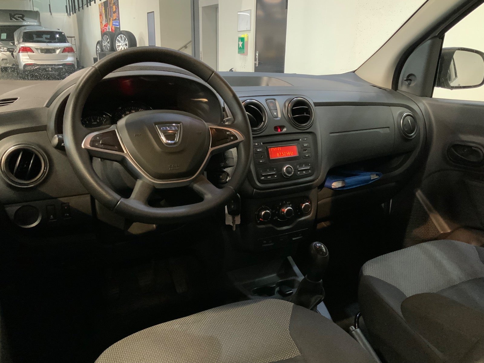 Dacia Lodgy Stepway 1.6 SCe Manual, 5-trins, 102ps, 2017