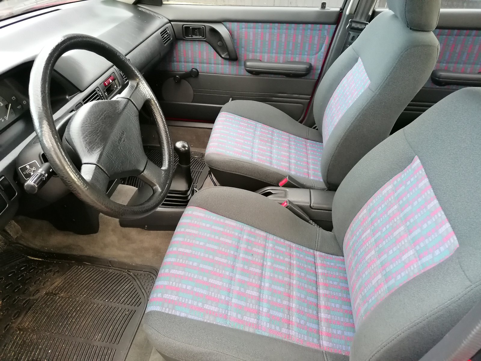 Mazda 323 C 1.3 Manual, 5-trins, 73ps, 1994