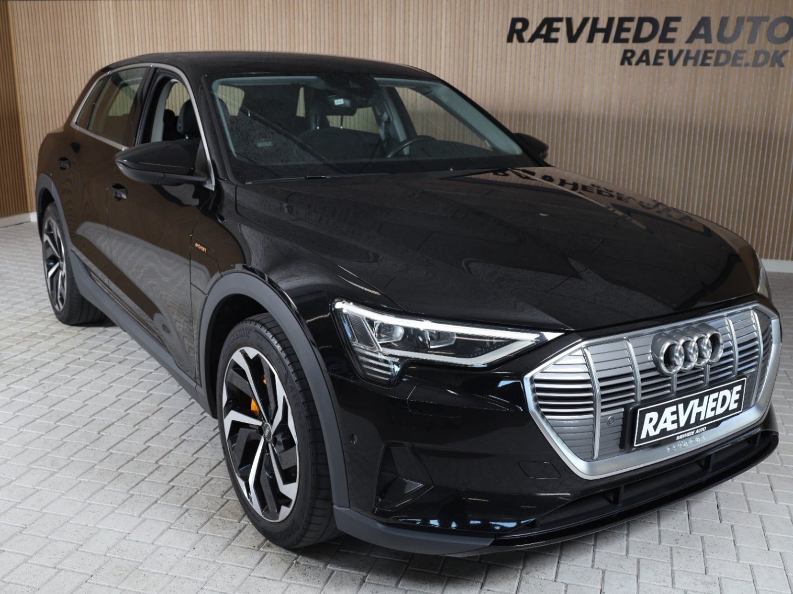Audi e-tron 55 quattro, 408ps, 2022