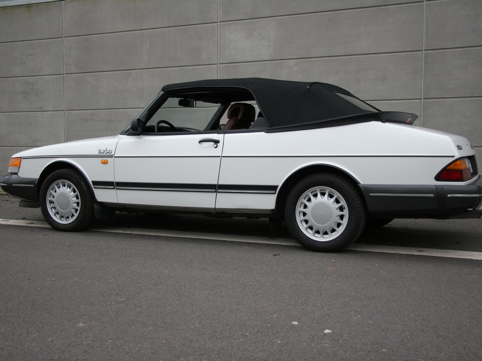 Saab 900 Convertible 2.0 Turbo Manuell, 5-trinn, 175hk, 1987