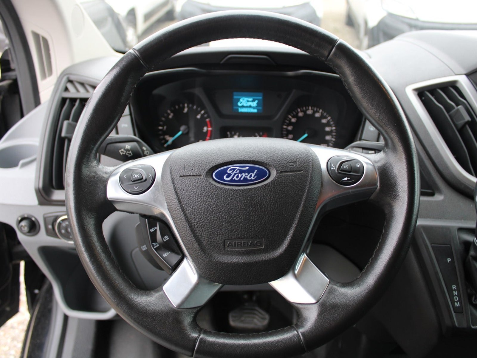 Ford Transit 350 Combi 2.0 TDCi SelectShift, 6-trins, 130ps, 2017