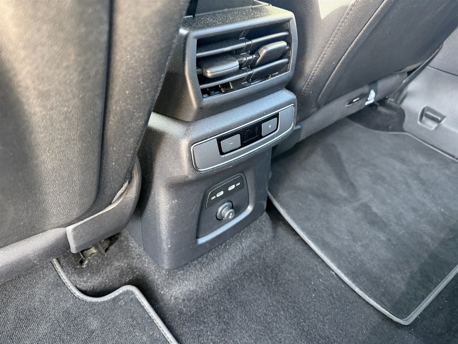 Audi Q4 45 e-tron, 286ps, 2025