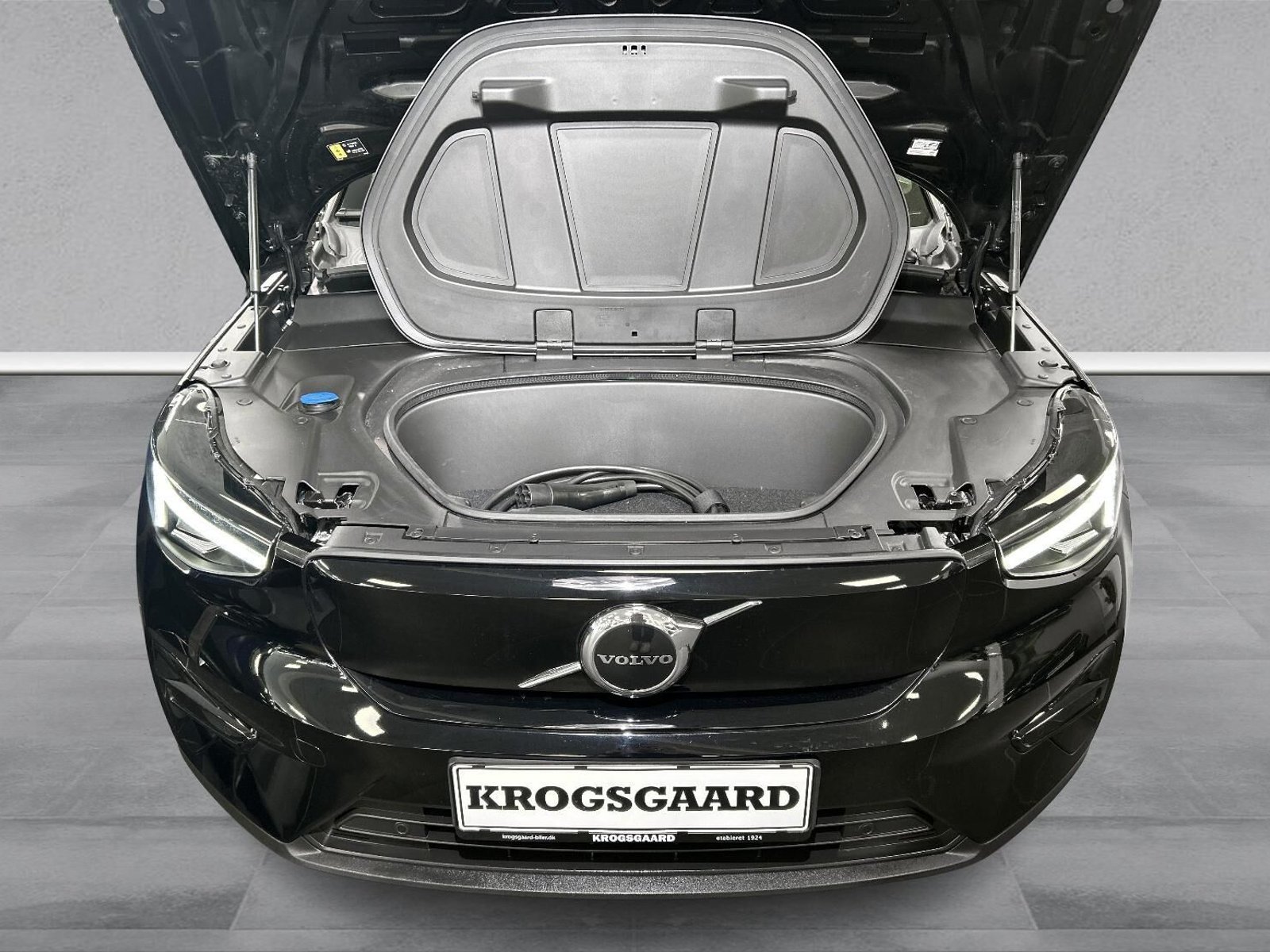 Volvo XC40 Recharge, 231ps, 2023