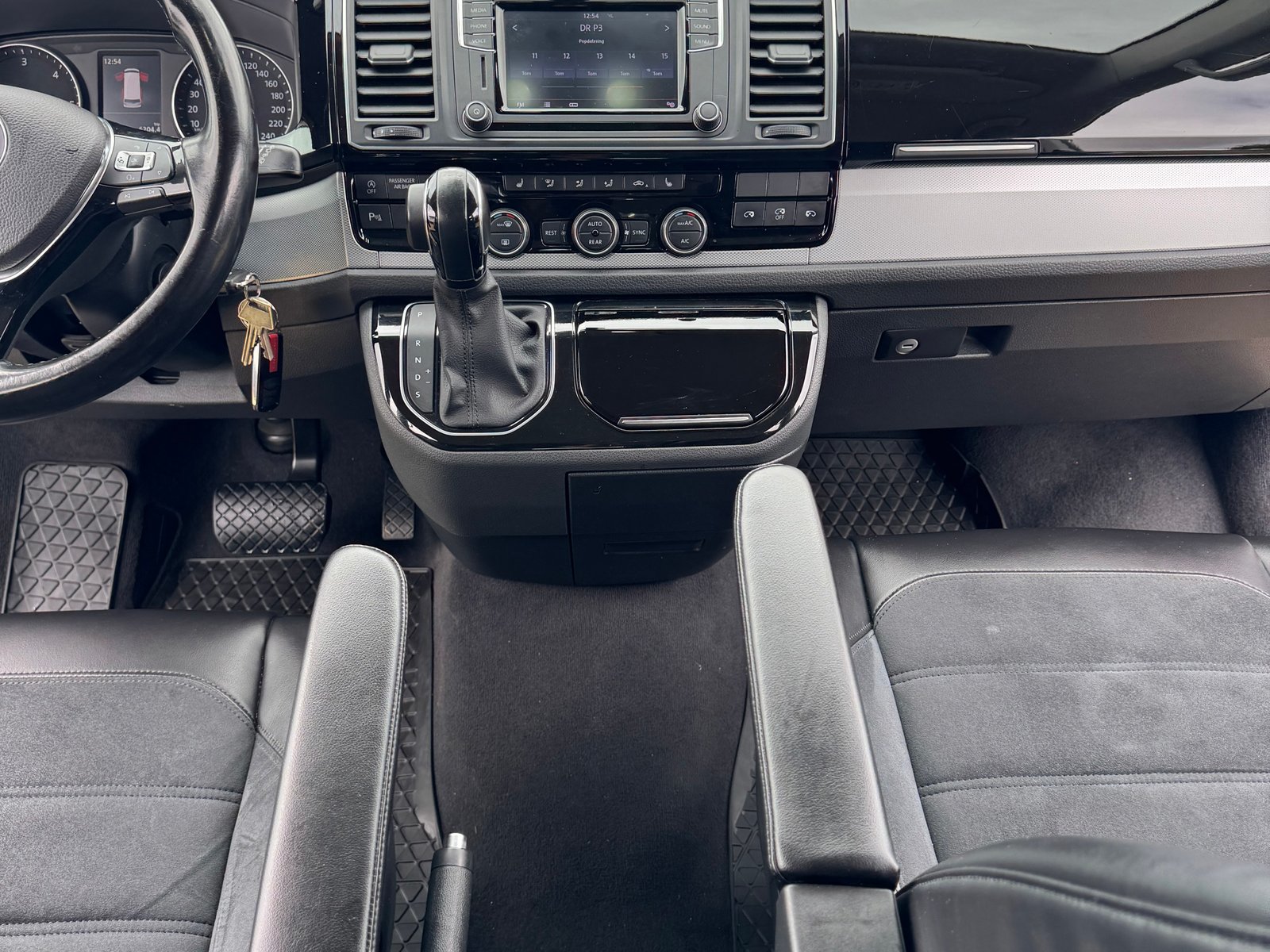 Volkswagen Multivan 2.0 TDI BMT DSG Sequential, 7-trins, 150ps, 2017