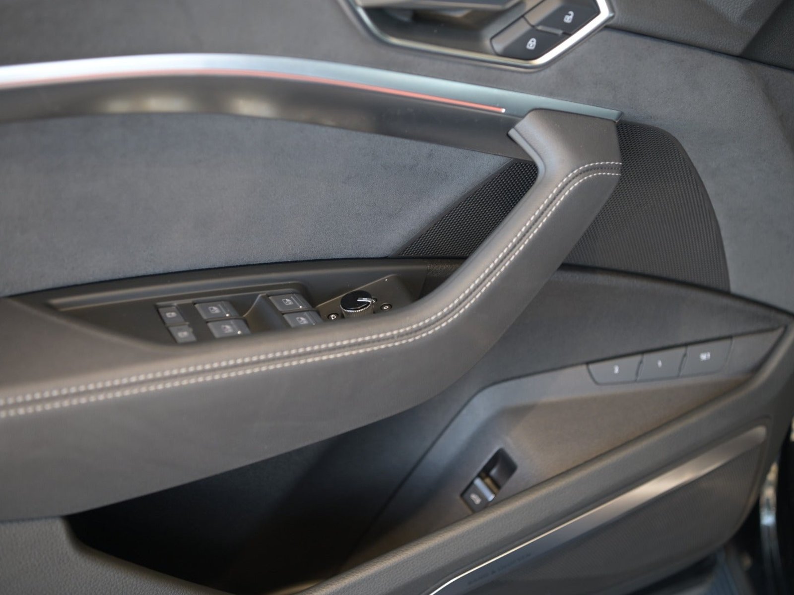 Audi e-tron 55 quattro, 408ps, 2023