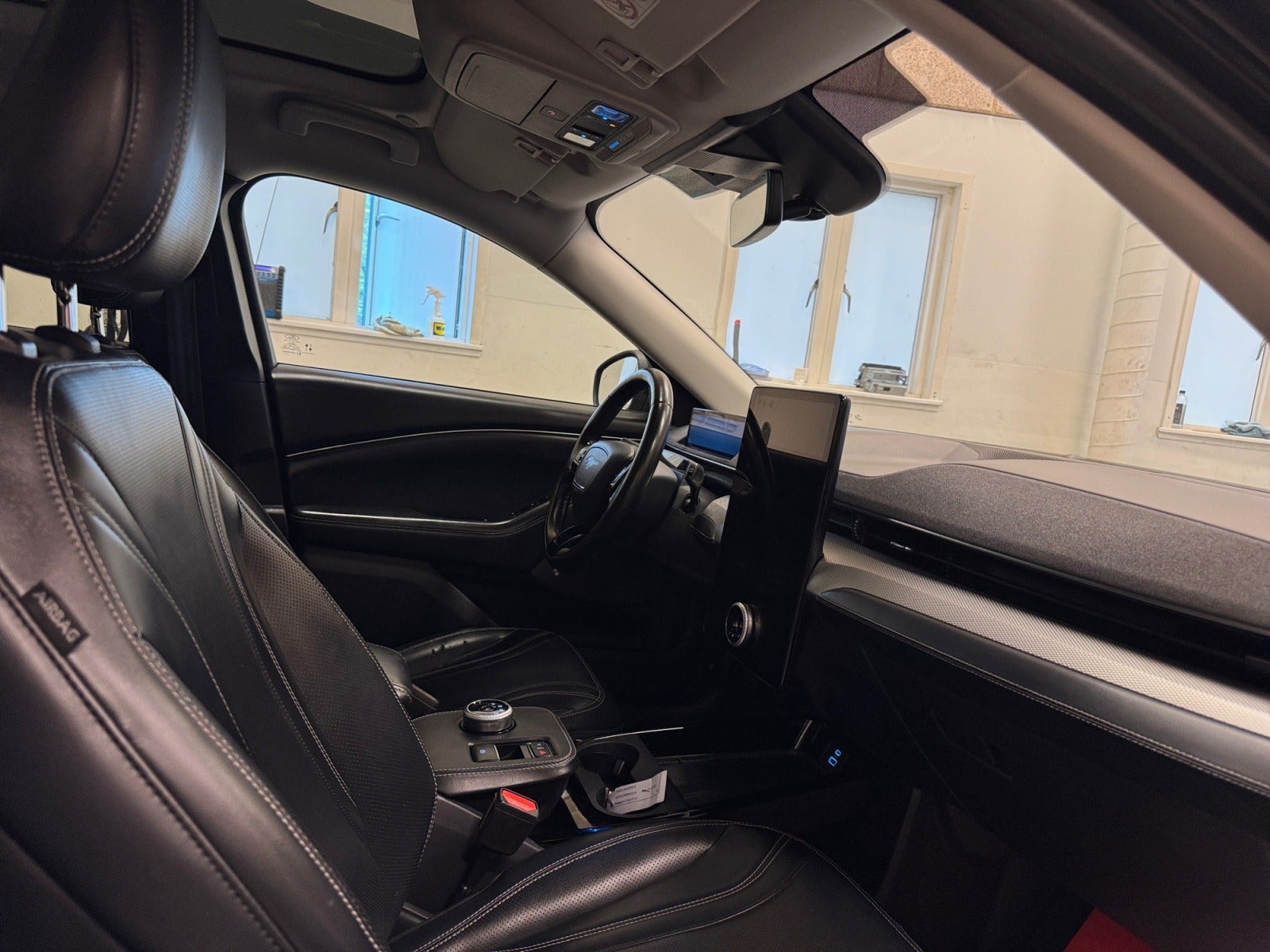 Ford Mustang Mach-E Standard Range AWD, 269hp, 2021