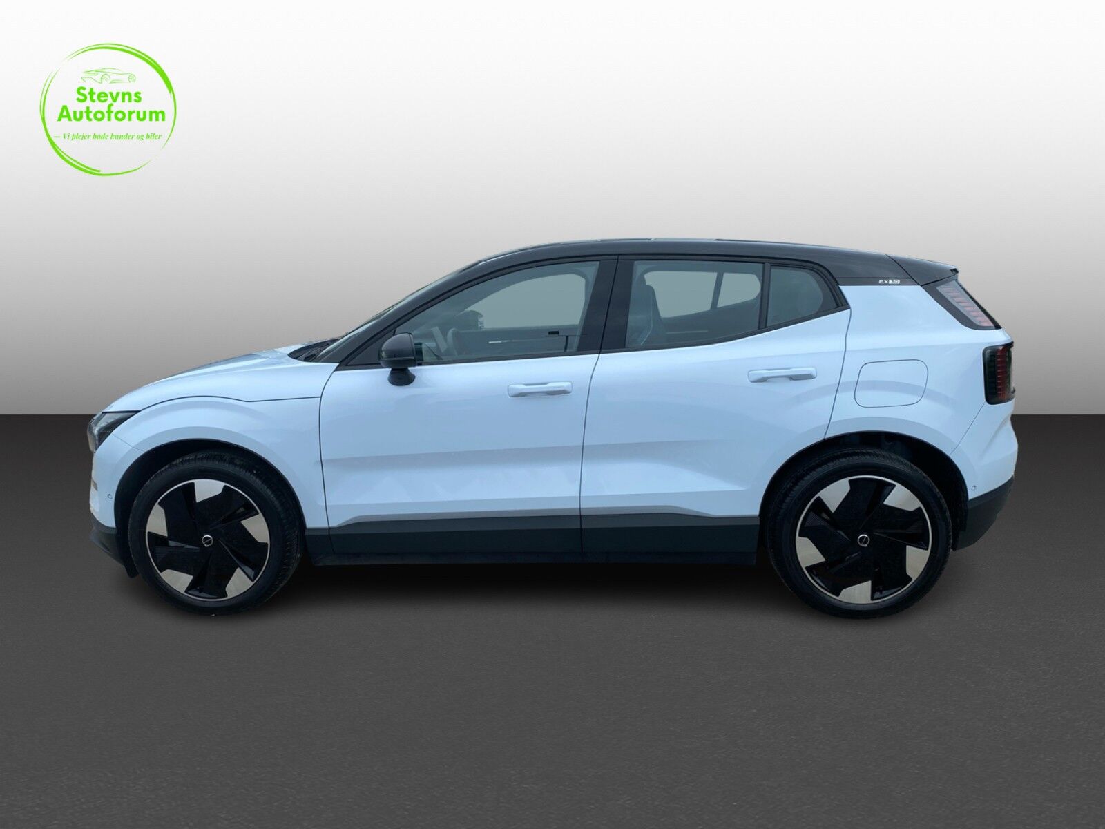 Volvo EX30 Twin Motor Performance, 428ps, 2024
