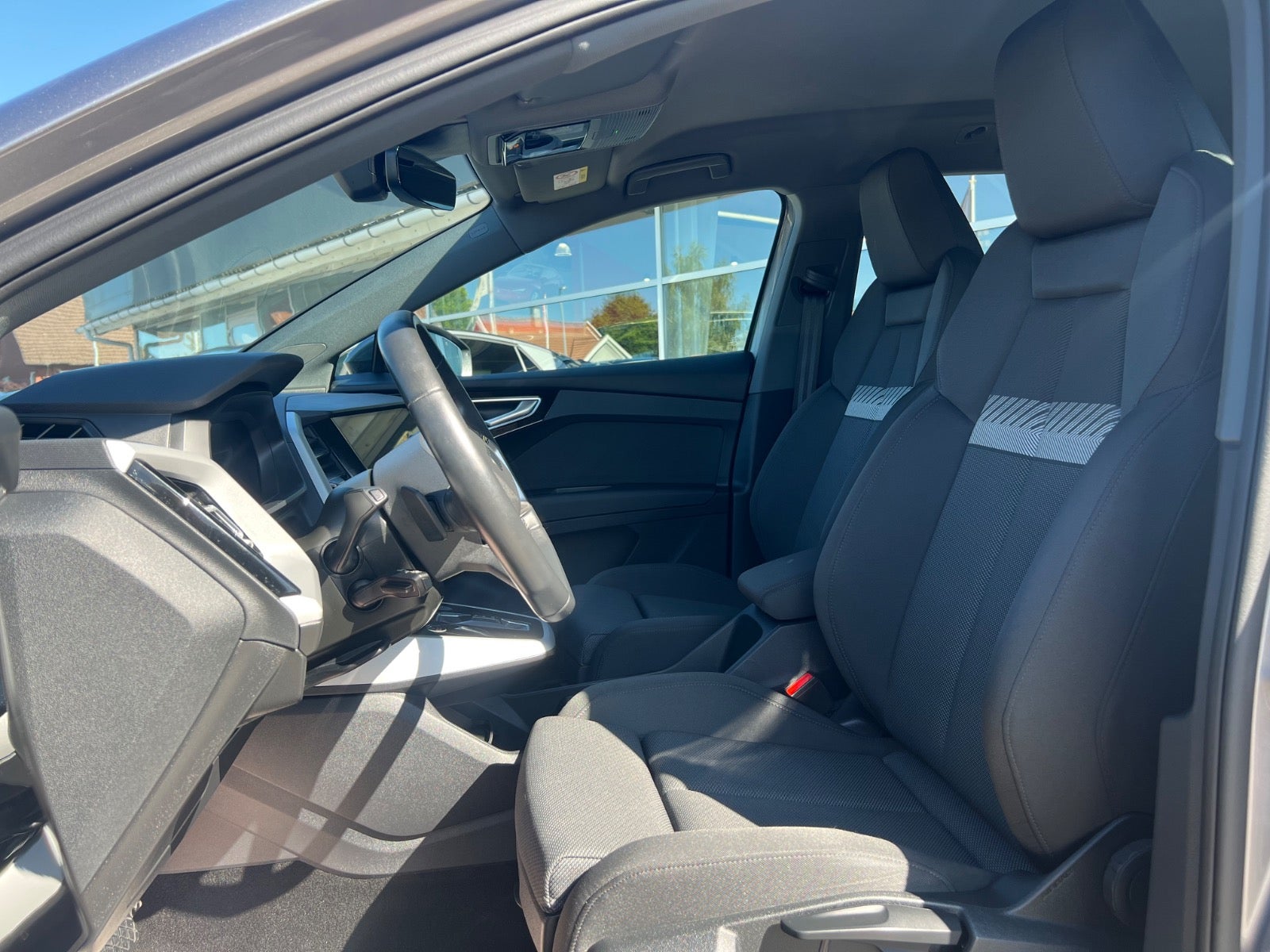 Audi Q4 45 e-tron quattro, 286hp, 2024
