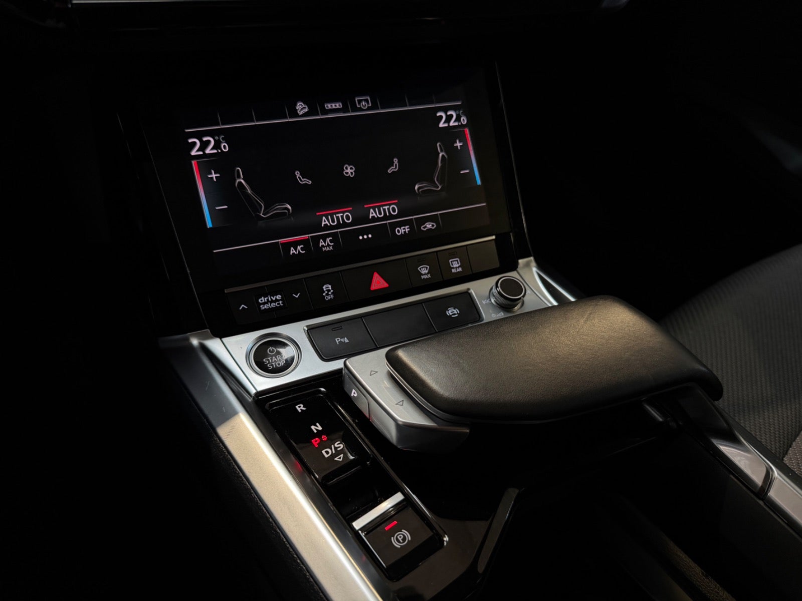 Audi e-tron 50 quattro, 313ps, 2021