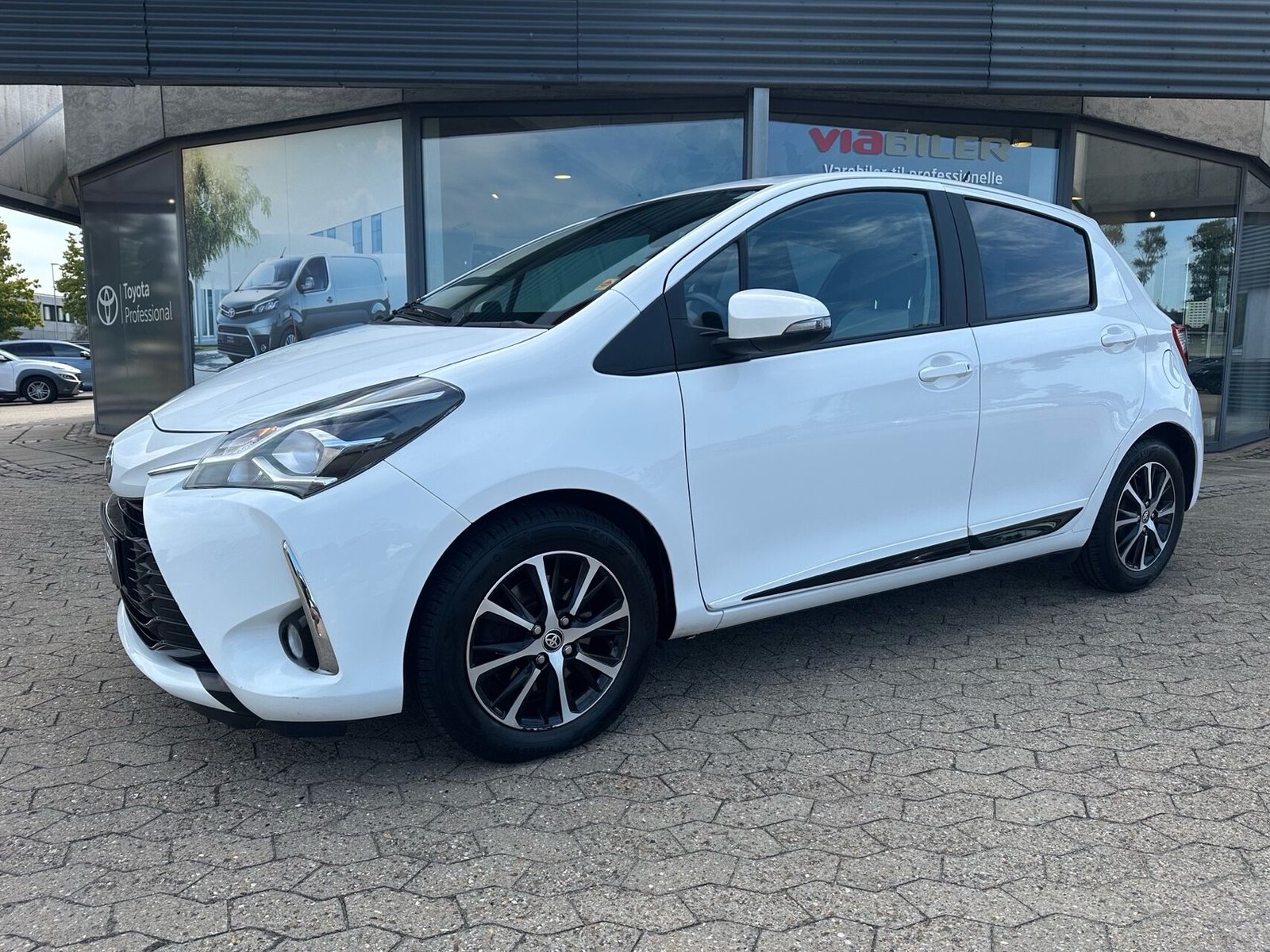 Brugt Toyota Yaris 1,5 VVT-I T3 111HK 5d 6g til salg