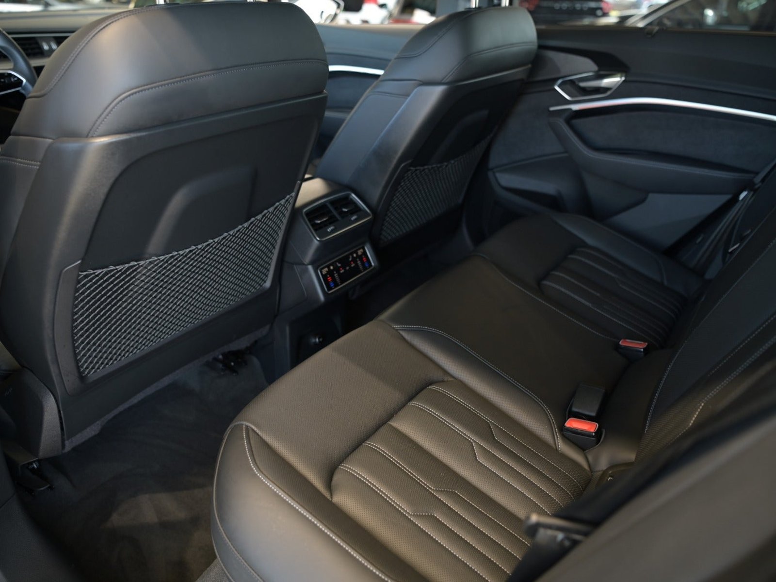 Audi e-tron 55 quattro, 408ps, 2023
