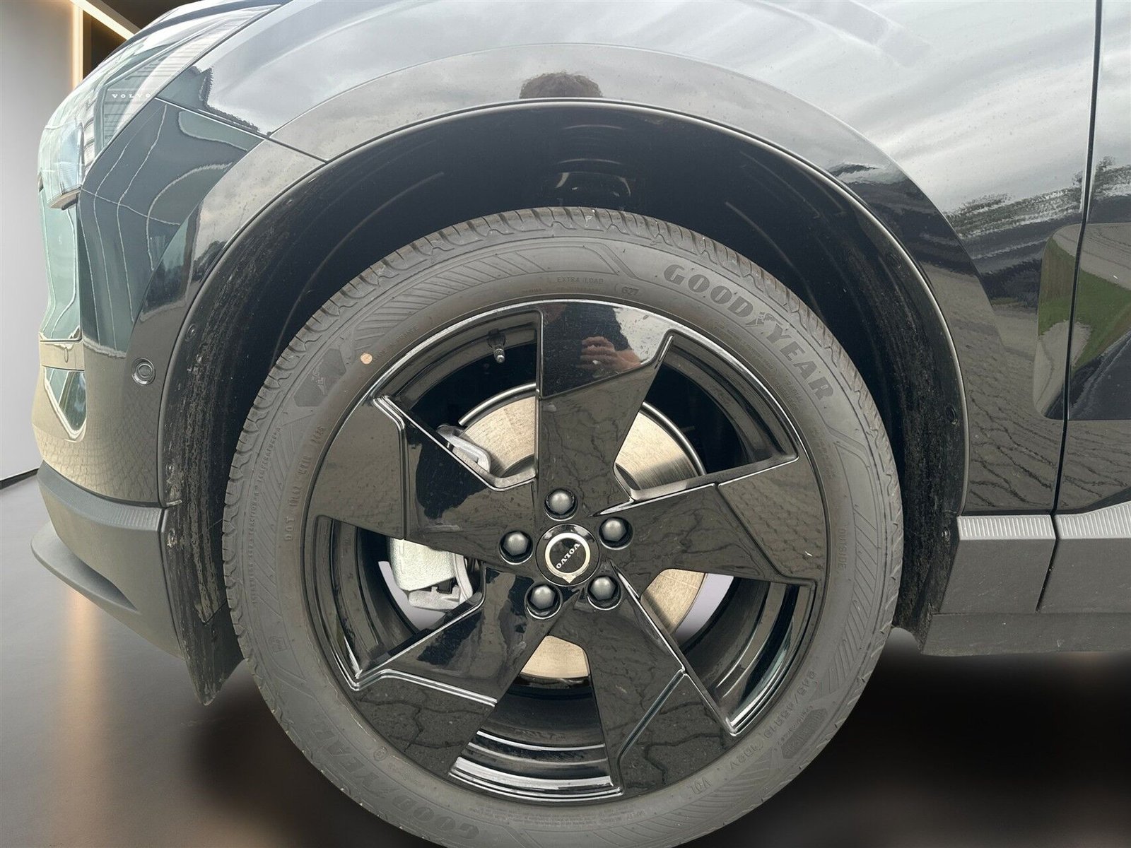 Volvo EX30 P5 Long Range, 272hp, 2027