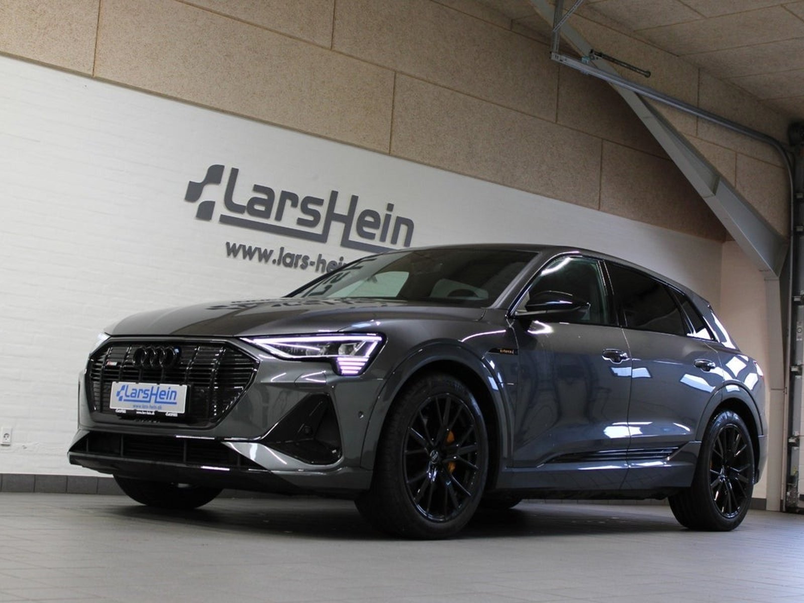 Audi e-tron 55 quattro, 408ps, 2022