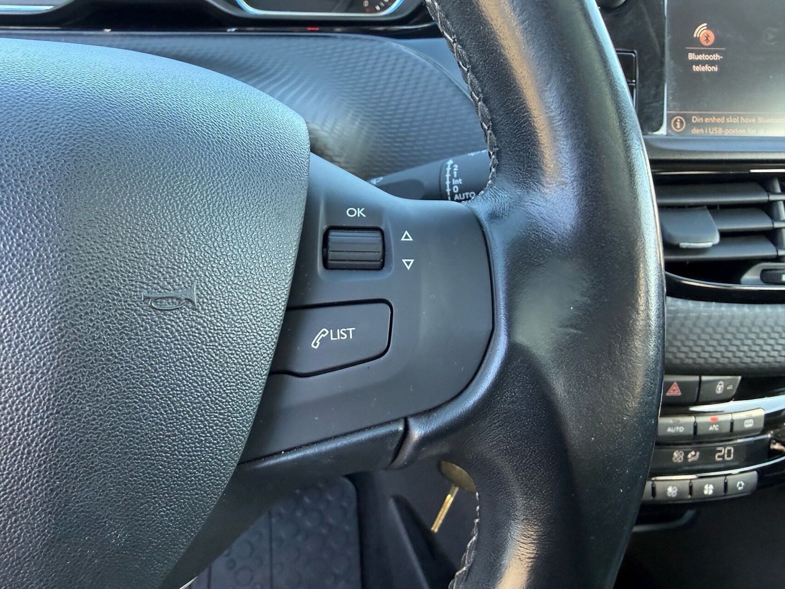 Peugeot 2008 1.2 PureTech 110 EAT, 6-trins, 110ps, 2018