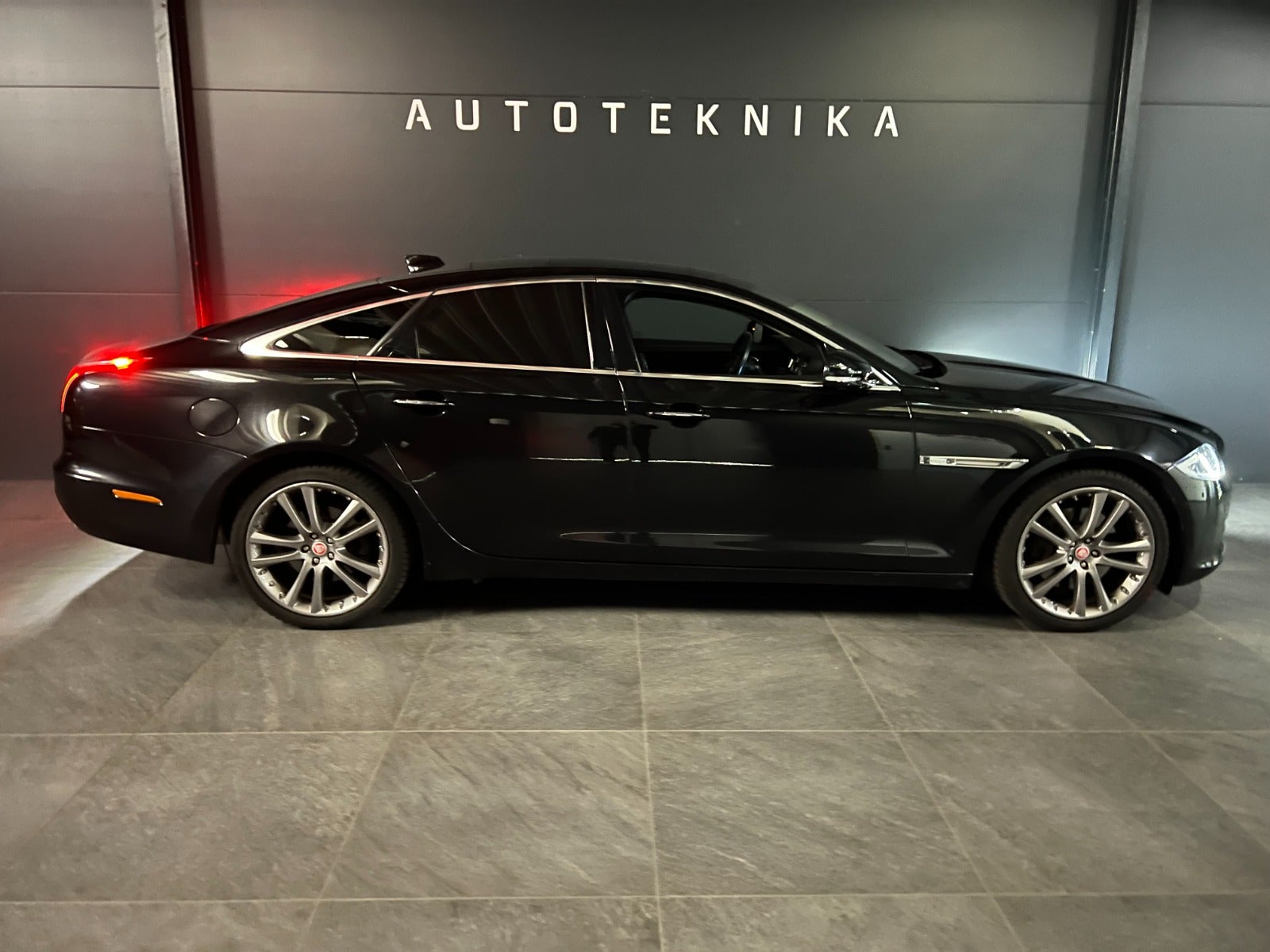 Jaguar XJ 3,0 D300 Portfolio aut.