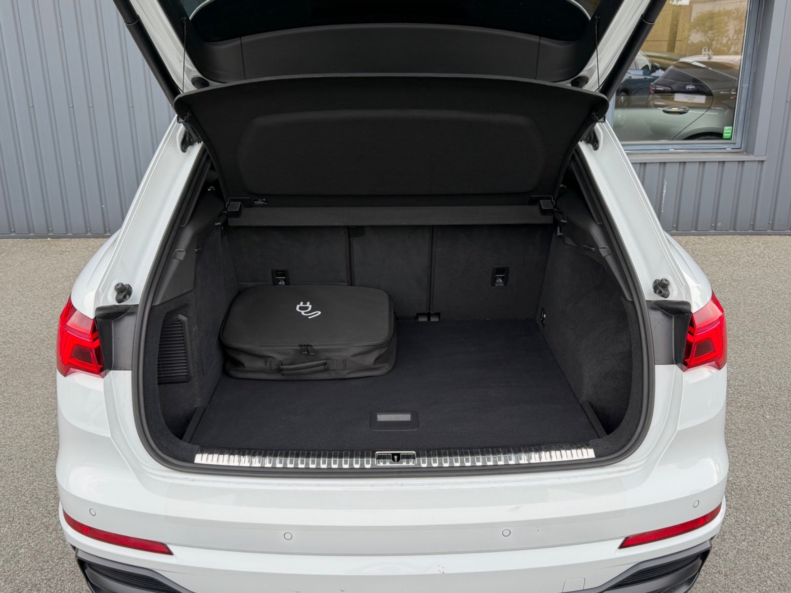Audi Q3 45 TFSI e S Tronic, 245hp, 2021