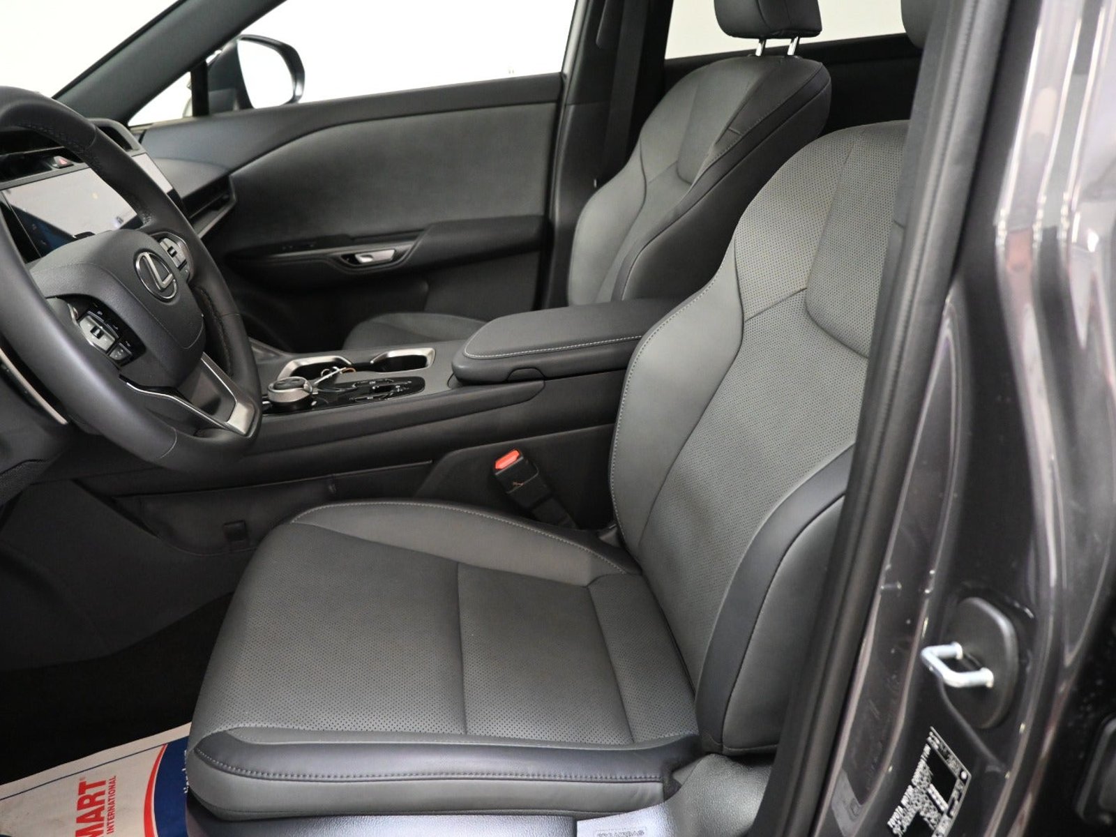 Lexus RZ 300e, 204hp, 2025